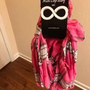 New Pink and white scarf